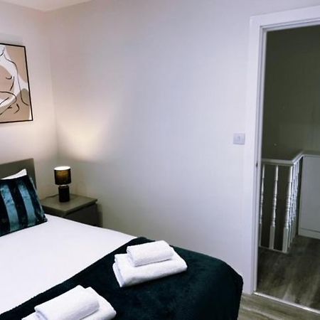 2 Bedroom Serviced Apartment Londyn Zewnętrze zdjęcie