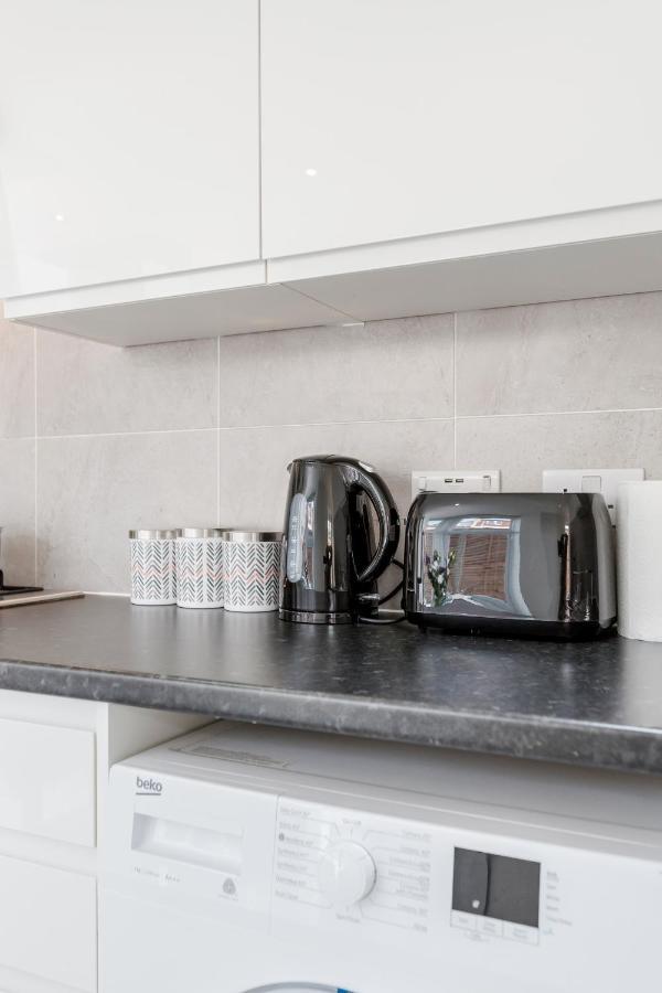 2 Bedroom Serviced Apartment Londyn Zewnętrze zdjęcie