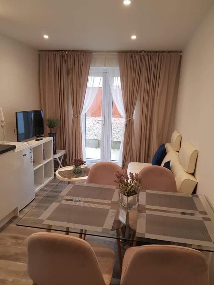 2 Bedroom Serviced Apartment Londyn Zewnętrze zdjęcie